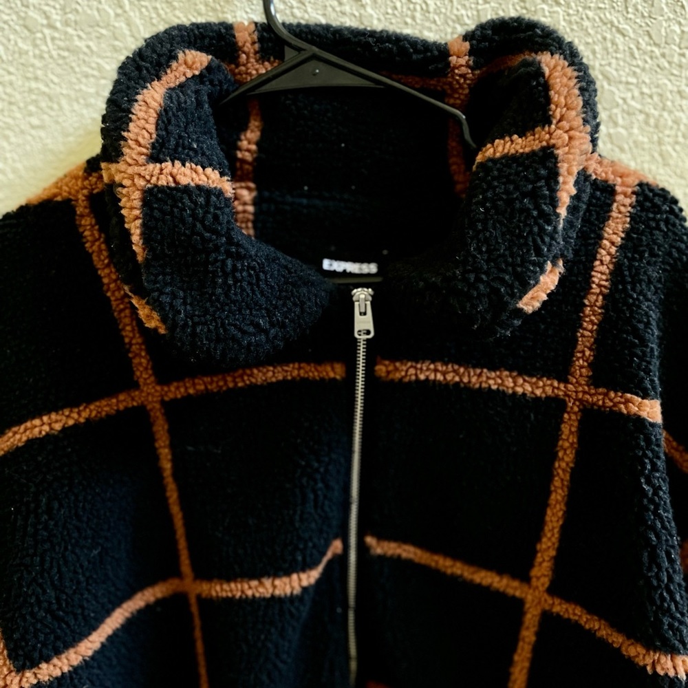 Express Teddy Jacket - Picture 2 of 4